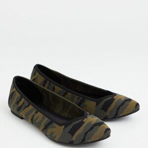 Torrid Knit Pointed Toe Flat (WW) Camo print 9W Wide Width